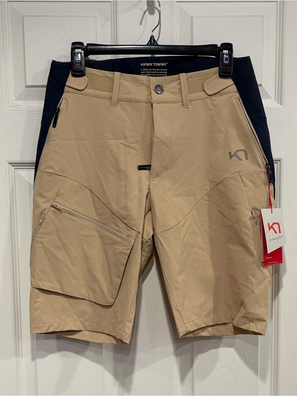 Kari Traa Women's Medium Voss Hiking Shorts Tan Navy Blue NWT Stretch Adjustable